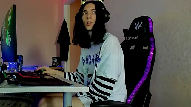 Young nymph online show from September 2025 10:43:02 AM