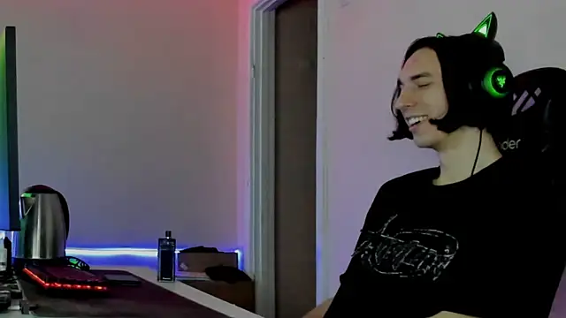 Young nymph online show from October 2025 12:55:01 AM