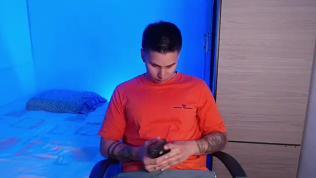 valentinosex1 online show from December 2025 10:32:01 PM