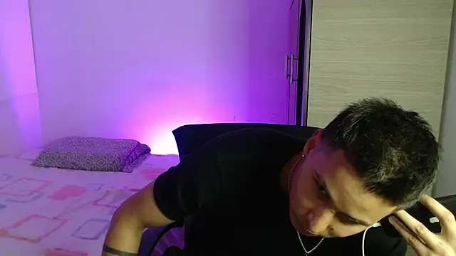 Snapshot of valentinosex1 chatting on November 2025 09:26:02 PM valentinosex1 online show from November 2025 09:26:02 PM