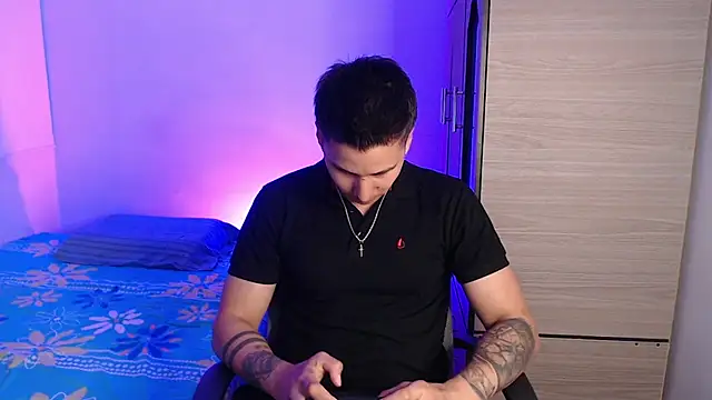 Snapshot of valentinosex1 chatting on November 2025 08:24:01 PM valentinosex1 online show from November 2025 08:24:01 PM