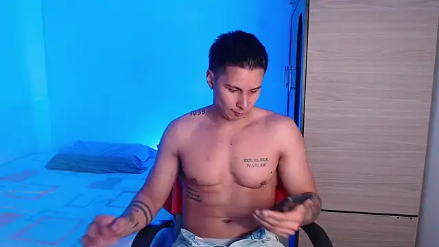 Snapshot of valentinosex1 chatting on September 2025 09:08:02 PM valentinosex1 online show from September 2025 09:08:02 PM