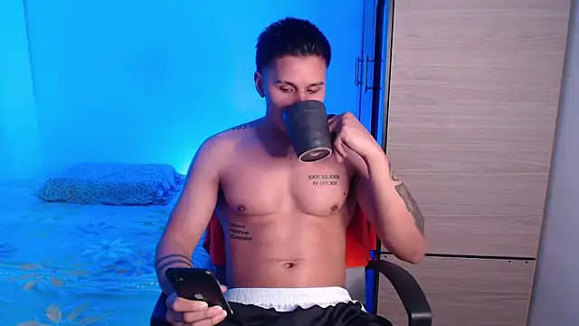 Snapshot of valentinosex1 chatting on October 2025 08:53:02 PM valentinosex1 online show from October 2025 08:53:02 PM