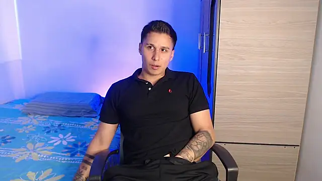 Snapshot of valentinosex1 chatting on October 2025 09:11:02 PM valentinosex1 online show from October 2025 09:11:02 PM