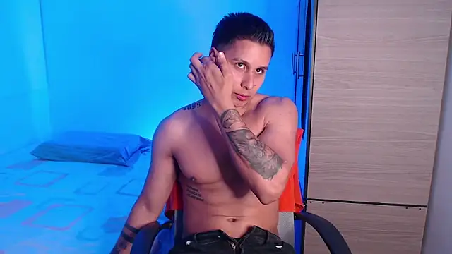 Snapshot of valentinosex1 chatting on September 2025 11:08:02 PM valentinosex1 online show from September 2025 11:08:02 PM