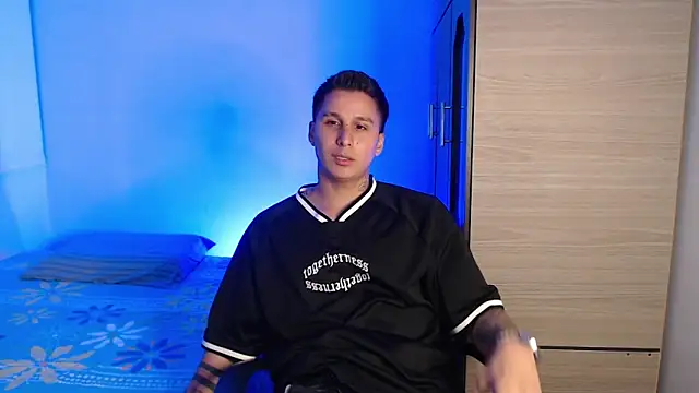 Snapshot of valentinosex1 chatting on November 2025 10:57:02 PM valentinosex1 online show from November 2025 10:57:02 PM