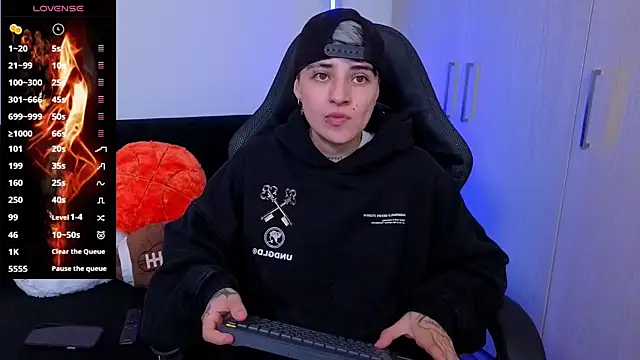 imlaiaaa online show from November 2025 09:15:02 PM