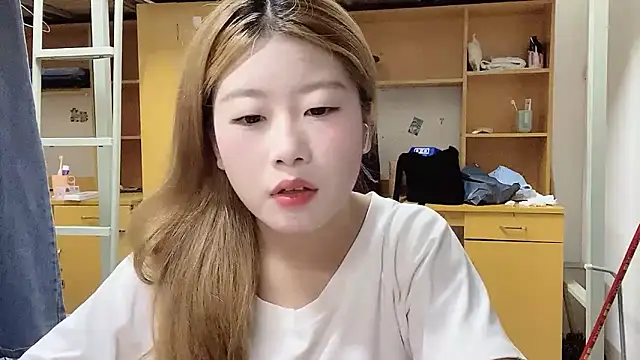 xiaoyan1314 online show from September 2025 12:14:01 PM