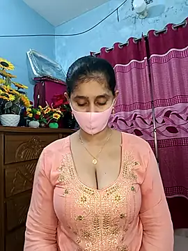 Cute Faria online show from December 2025 04:09:01 PM