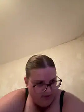 Snapshot of CurvyPaar2 chatting on July 2026 08:31:01 PM CurvyPaar2 online show from July 2026 08:31:01 PM