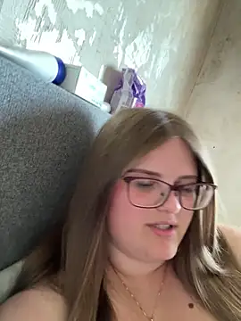 Snapshot of CurvyPaar2 chatting on May 2026 05:50:02 PM CurvyPaar2 online show from May 2026 05:50:02 PM