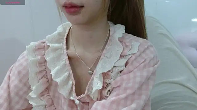 Snapshot of Alina_MissAsian chatting on October 2025 08:45:01 AM Alina MissAsian online show from October 2025 08:45:01 AM