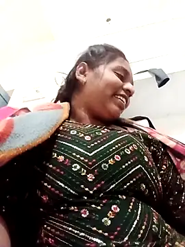 Hot crety online show from December 2025 05:36:01 PM