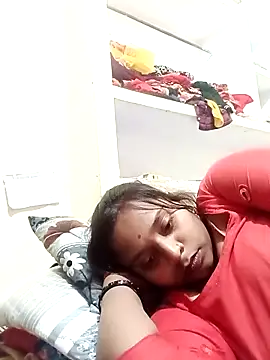 Hot crety online show from February 2026 12:01:02 PM