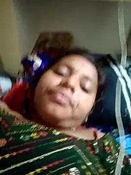 Hot crety online show from November 2025 11:52:01 PM