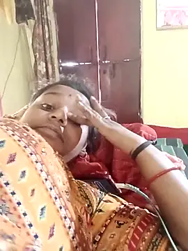 Snapshot of Hot_crety chatting on April 2026 05:52:02 AM Hot crety online show from April 2026 05:52:02 AM