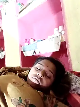 Snapshot of Hot_crety chatting on March 2026 05:46:02 PM Hot crety online show from March 2026 05:46:02 PM