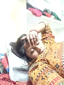 Snapshot of Hot_crety chatting on March 2026 07:32:01 PM Hot crety online show from March 2026 07:32:01 PM