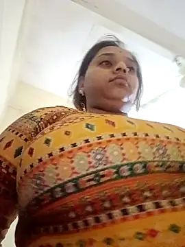 Snapshot of Hot_crety chatting on October 2025 11:50:01 PM Hot crety online show from October 2025 11:50:01 PM