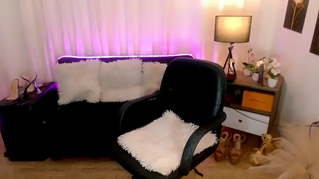 Sassy Suzuhime online show from October 2025 01:37:02 AM