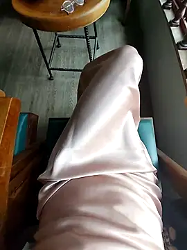 Snapshot of meomeocute chatting on December 2025 06:16:01 AM meomeocute online show from December 2025 06:16:01 AM