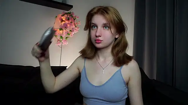 EasterBonney online show from September 2025 11:49:01 AM