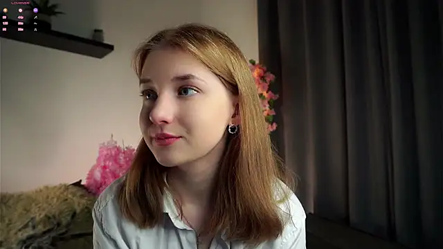 EasterBonney online show from November 2025 11:24:02 AM