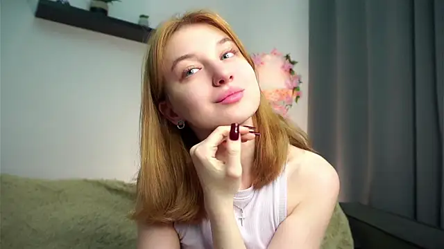 EasterBonney online show from October 2025 11:00:02 AM