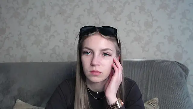 HitGyrl online show from April 2026 08:10:01 AM