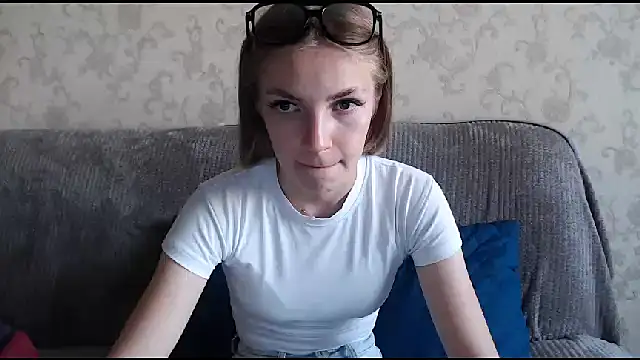 HitGyrl online show from September 2025 01:28:01 AM