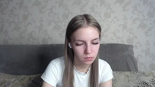 HitGyrl online show from March 2026 01:32:01 AM