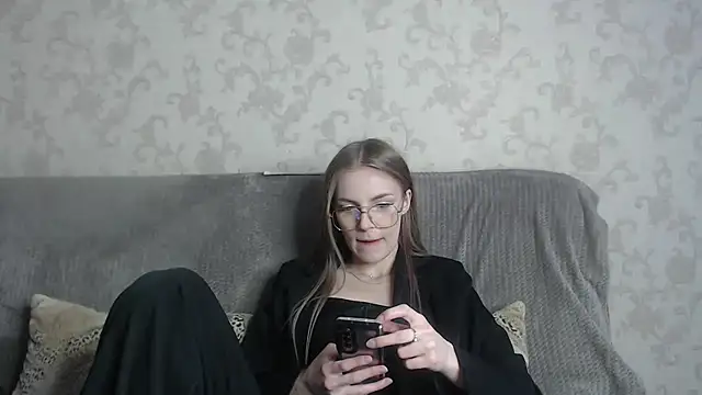 HitGyrl online show from March 2026 08:03:01 AM