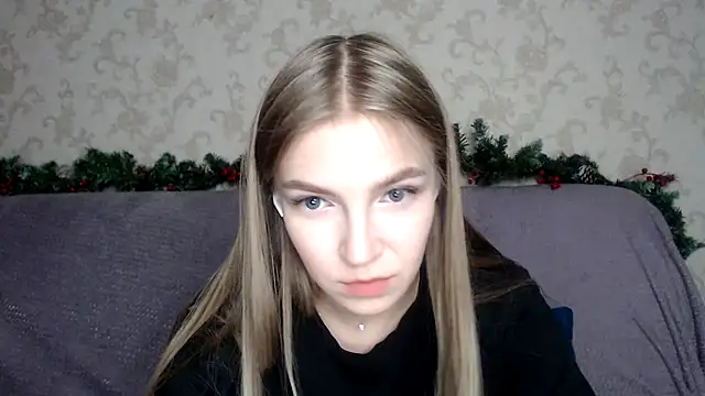 HitGyrl online show from December 2025 03:40:02 PM