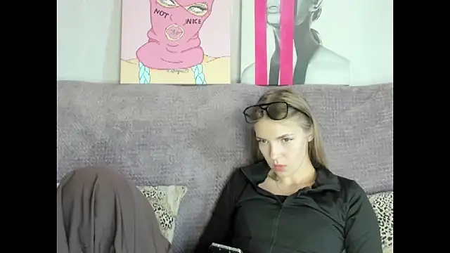 HitGyrl online show from September 2025 02:07:01 AM