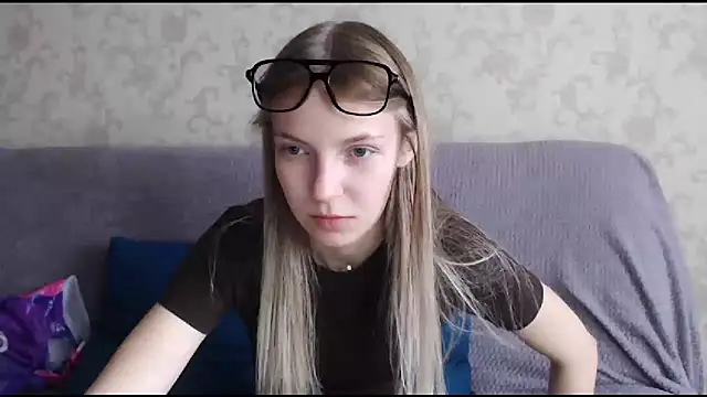 HitGyrl online show from November 2025 08:19:02 AM