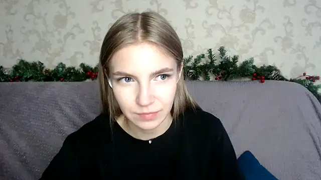 HitGyrl online show from December 2025 04:28:02 AM