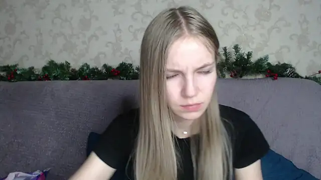 HitGyrl online show from December 2025 02:26:01 AM