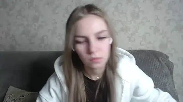 HitGyrl online show from March 2026 01:02:02 AM