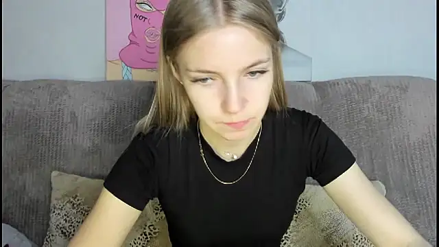 HitGyrl online show from November 2025 01:06:02 AM