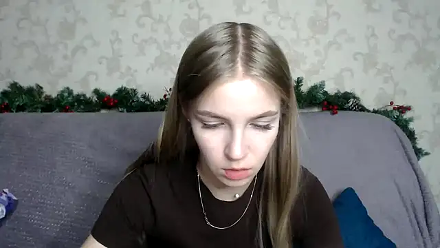 HitGyrl online show from December 2025 04:33:02 PM