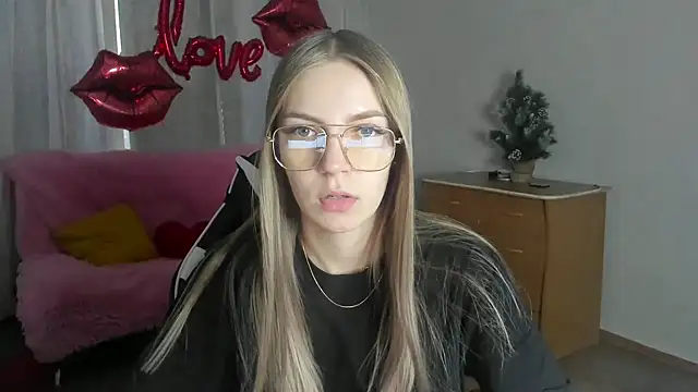 HitGyrl online show from March 2026 01:12:02 AM