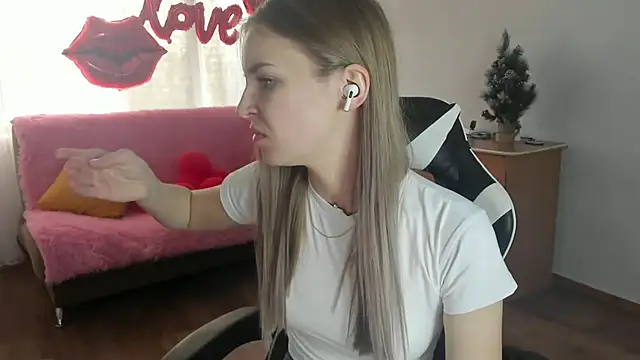 HitGyrl online show from March 2026 08:07:02 AM