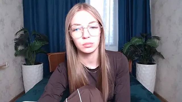 HitGyrl online show from May 2026 08:31:01 AM