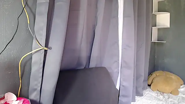 Snapshot of urseductivebarbie_xx chatting on October 2025 04:36:02 AM urseductivebarbie xx online show from October 2025 04:36:02 AM