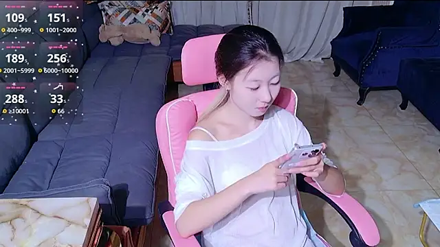 Snapshot of Deserve_E chatting on September 2025 02:52:02 PM Deserve E online show from September 2025 02:52:02 PM