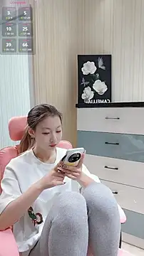 Snapshot of Deserve_E chatting on November 2025 04:46:01 AM Deserve E online show from November 2025 04:46:01 AM