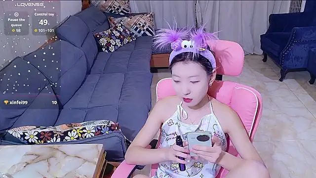 Snapshot of Deserve_E chatting on October 2025 12:28:01 PM Deserve E online show from October 2025 12:28:01 PM