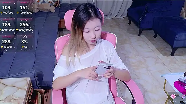 Snapshot of Deserve_E chatting on September 2025 02:18:02 PM Deserve E online show from September 2025 02:18:02 PM