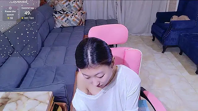 Snapshot of Deserve_E chatting on October 2025 12:28:02 PM Deserve E online show from October 2025 12:28:02 PM