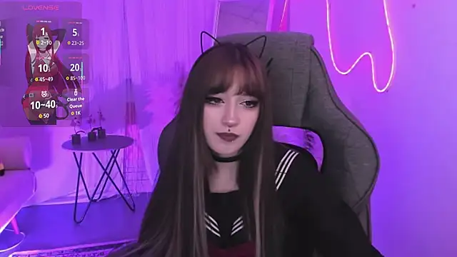 LiliLuna online show from March 2026 01:37:01 PM